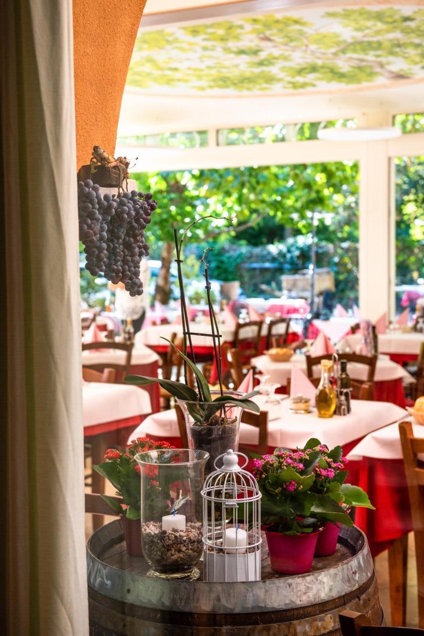 Albergo Al Platano Caprino Veronese Buitenkant foto