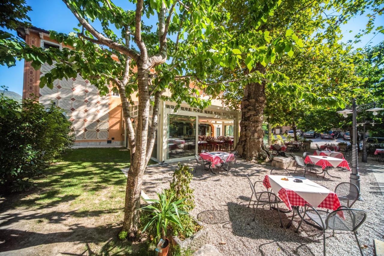 Albergo Al Platano Caprino Veronese Buitenkant foto