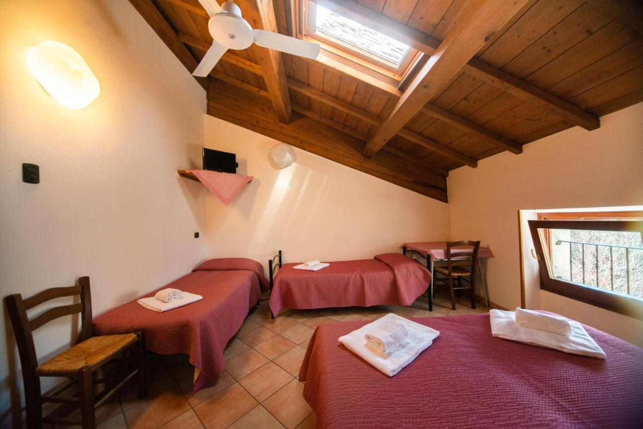 Albergo Al Platano Caprino Veronese Buitenkant foto