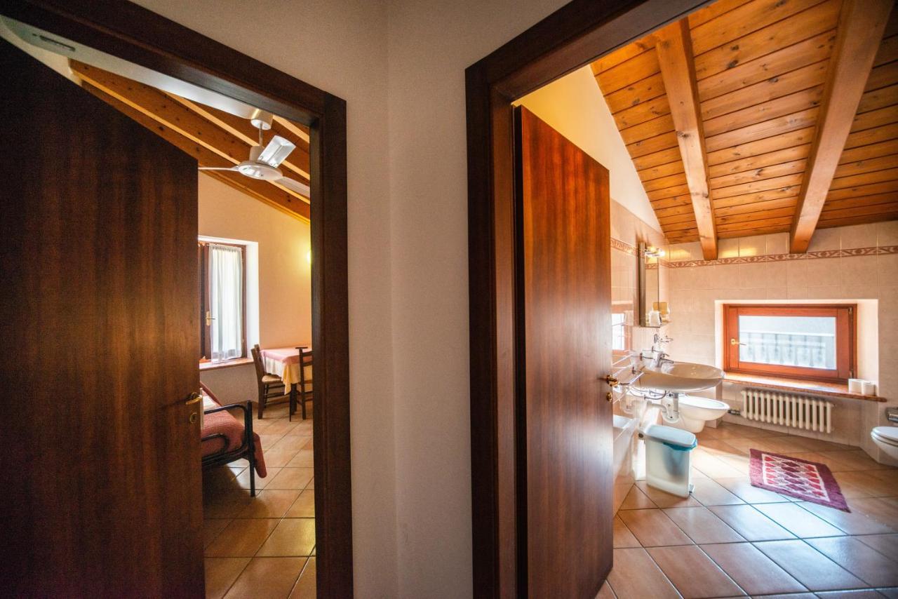 Albergo Al Platano Caprino Veronese Buitenkant foto