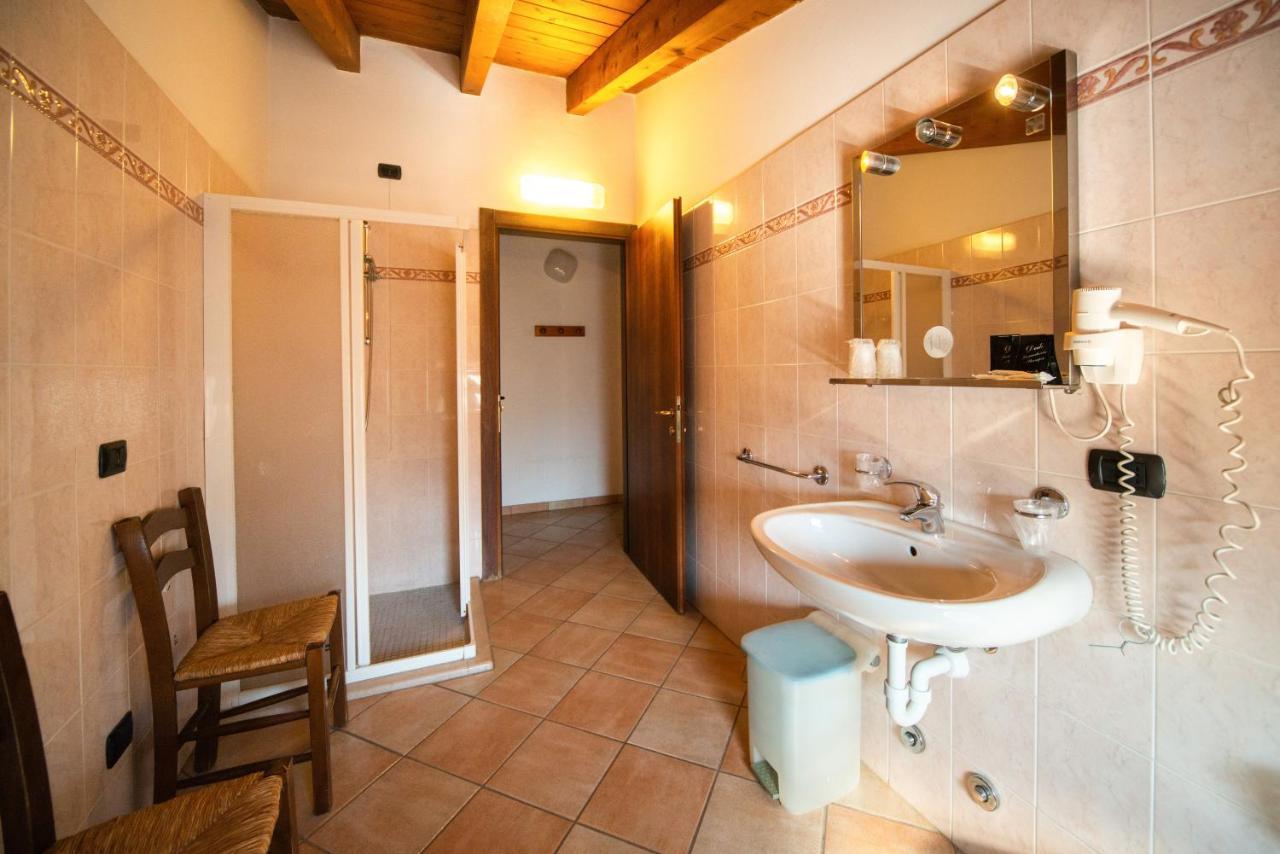 Albergo Al Platano Caprino Veronese Buitenkant foto