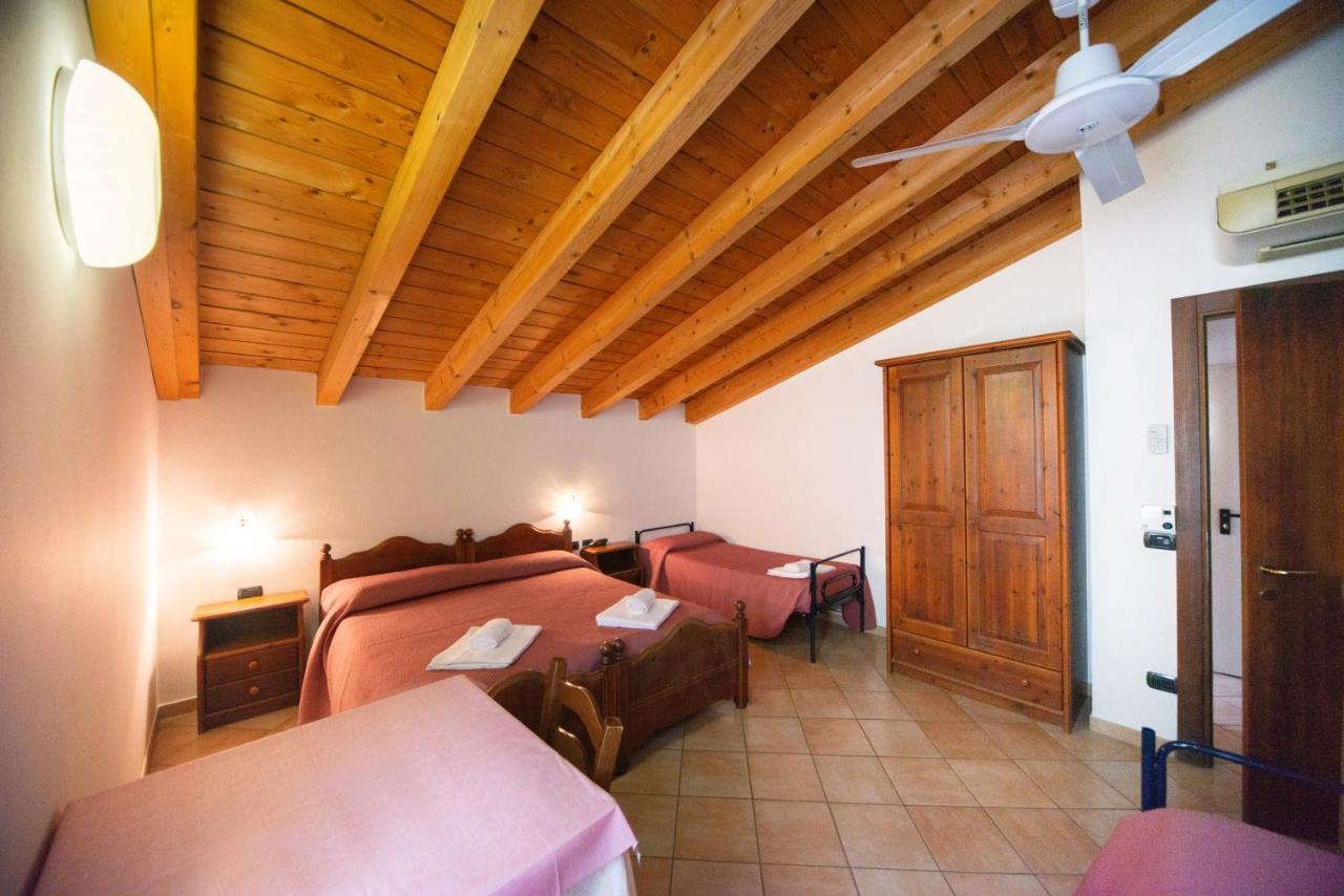 Albergo Al Platano Caprino Veronese Buitenkant foto