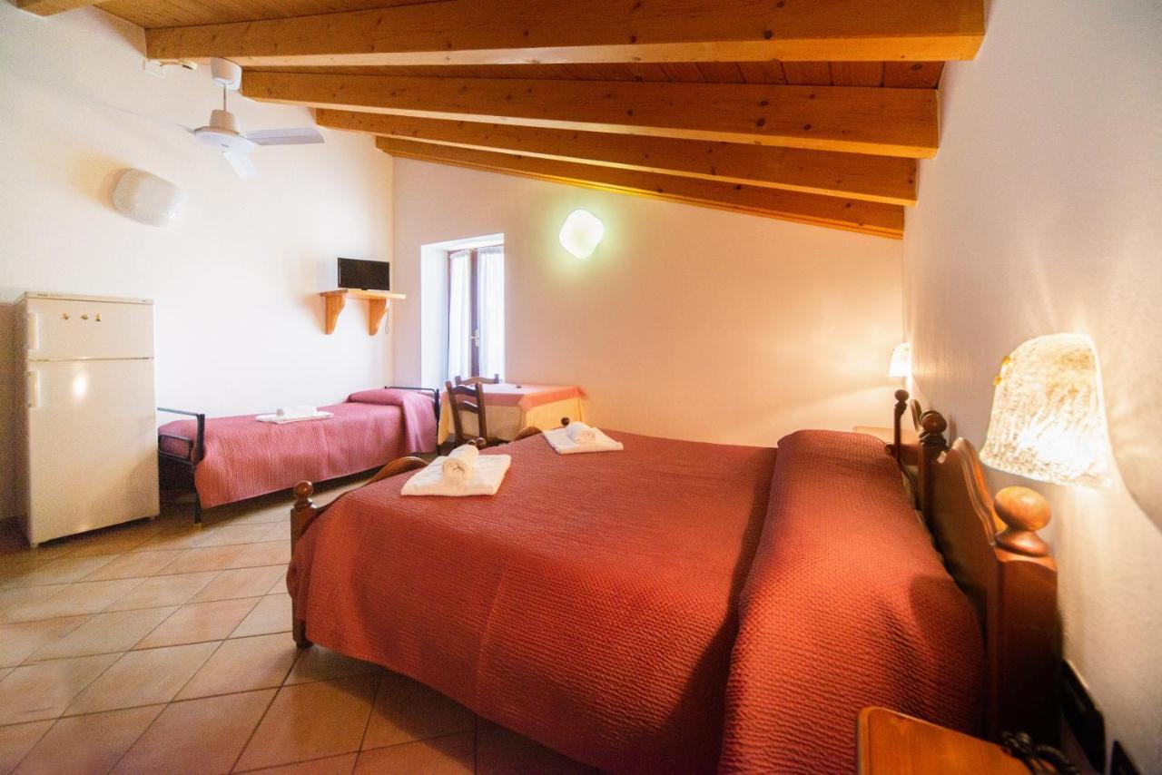 Albergo Al Platano Caprino Veronese Buitenkant foto