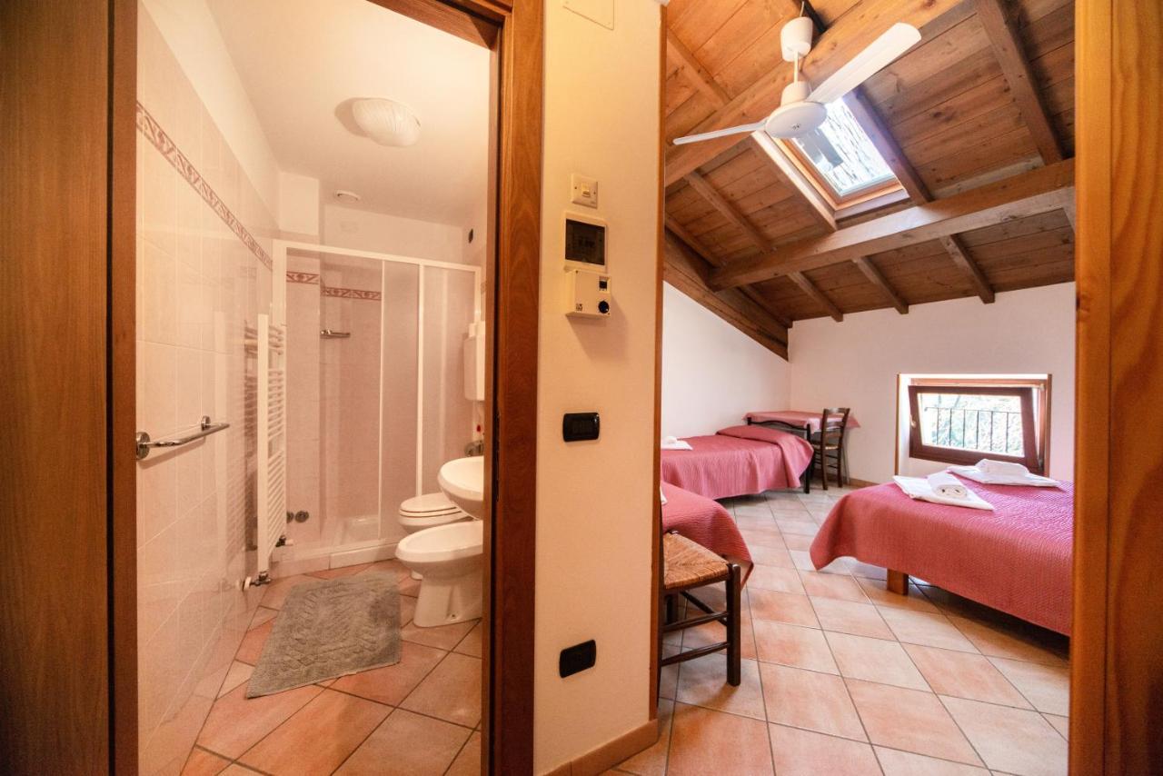 Albergo Al Platano Caprino Veronese Buitenkant foto